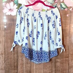 Rue21 White and Blue Floral Blouse